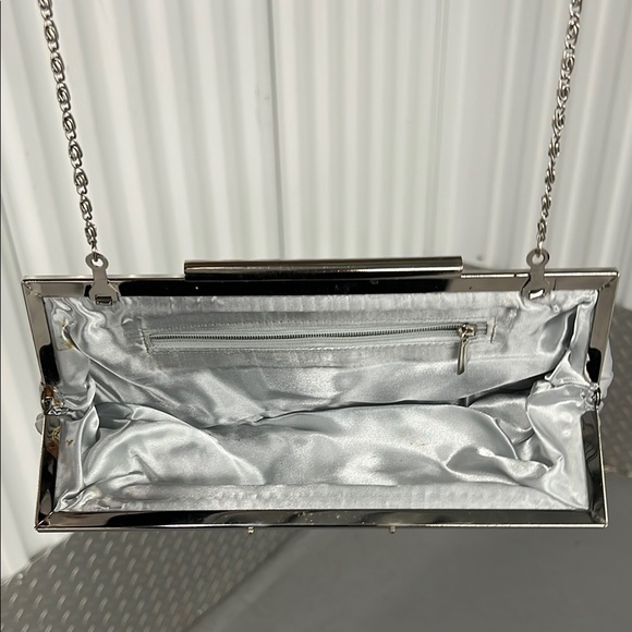 Chic Metallic Clutch with Chain Strap - Picture 8 of 9